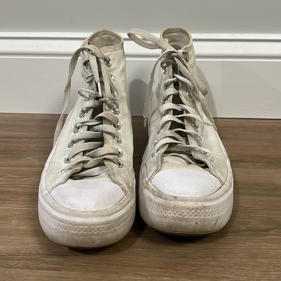 Women’s Converse Platform High Tops - Picture 1 of 3